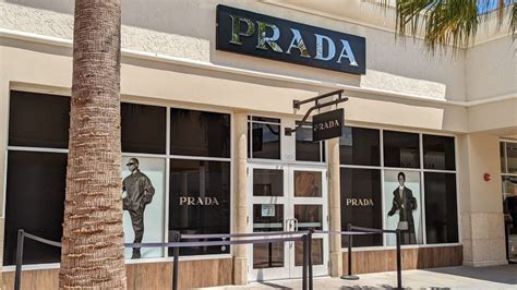 outlet stores in Prada Orlando